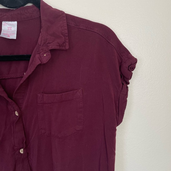 No Boundaries | Burgundy Buttoned Crop Top | Size Small - Picture 6 of 10